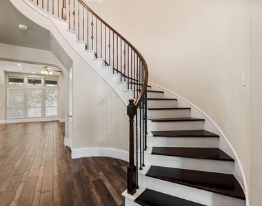 19 Cohasset Place - Photo Thumbnail 6