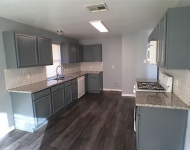 10133 Teneha Drive - Photo Thumbnail 2