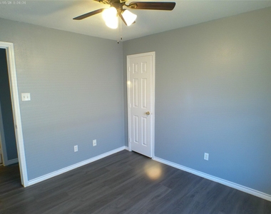 10133 Teneha Drive - Photo Thumbnail 5