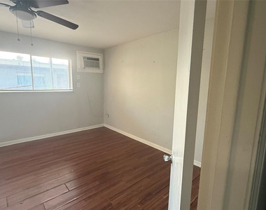 1849 Richmond Avenue - Photo Thumbnail 5