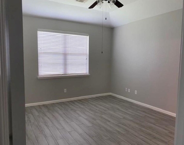 22438 Toronado Ridge Lane - Photo Thumbnail 9