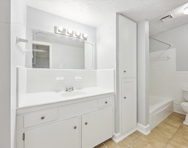 1645 W Main Street - Photo Thumbnail 4
