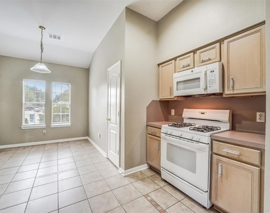 7002 Plaza Del Sol Drive - Photo Thumbnail 9