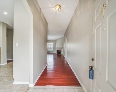 7002 Plaza Del Sol Drive - Photo Thumbnail 1