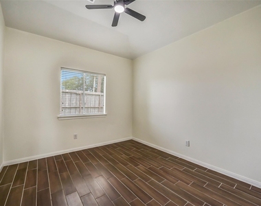 7002 Plaza Del Sol Drive - Photo Thumbnail 17