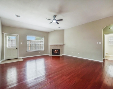 7002 Plaza Del Sol Drive - Photo Thumbnail 2