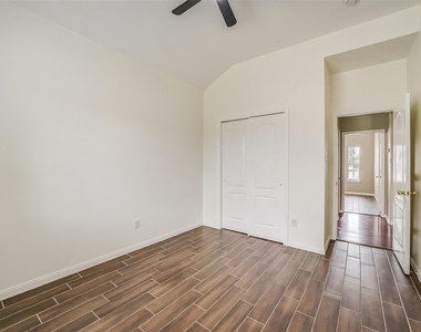 7002 Plaza Del Sol Drive - Photo Thumbnail 18