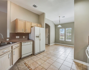 7002 Plaza Del Sol Drive - Photo Thumbnail 6