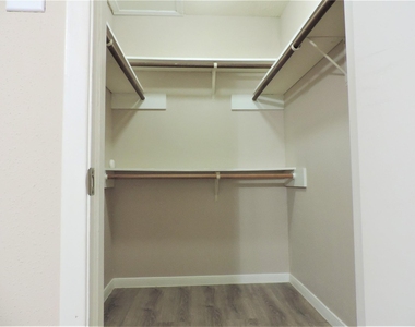 10555 Turtlewood Court - Photo Thumbnail 10