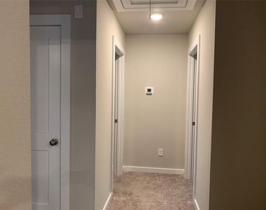8611 Jetty Glen Drive - Photo Thumbnail 15