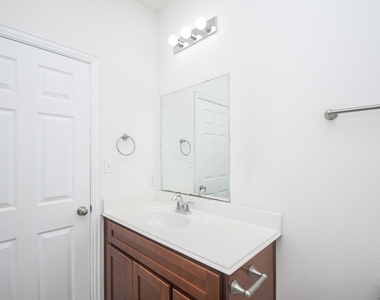 2407 Ferguson Way - Photo Thumbnail 10