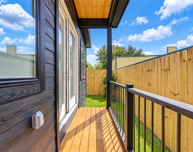 422 E 41st Street - Photo Thumbnail 22