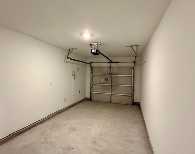 938 Pertuso Ln - Photo Thumbnail 12