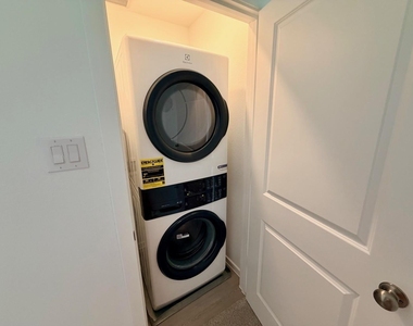 938 Pertuso Ln - Photo Thumbnail 6