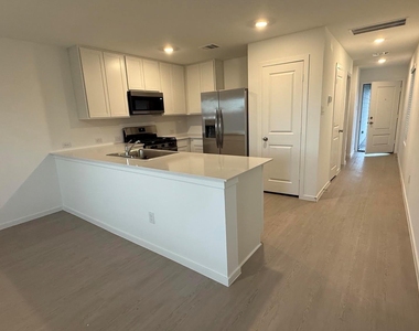 938 Pertuso Ln - Photo Thumbnail 1