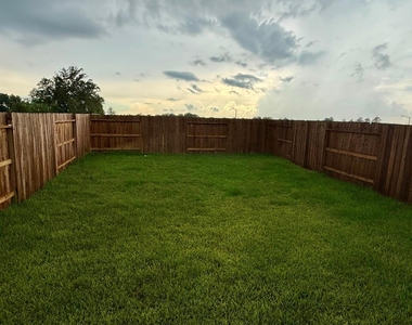 938 Pertuso Ln - Photo Thumbnail 4