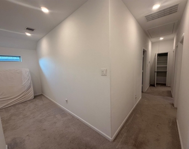 4922 Sand Clouds Drive - Photo Thumbnail 11
