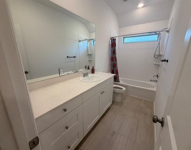 4922 Sand Clouds Drive - Photo Thumbnail 13