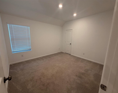 4922 Sand Clouds Drive - Photo Thumbnail 10