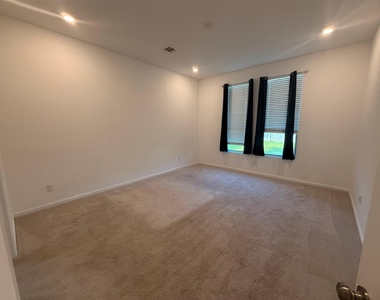 4922 Sand Clouds Drive - Photo Thumbnail 19