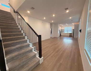 4922 Sand Clouds Drive - Photo Thumbnail 7