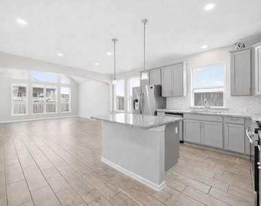 6002 Rivercane Way - Photo Thumbnail 9