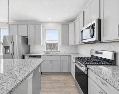 6002 Rivercane Way - Photo Thumbnail 11