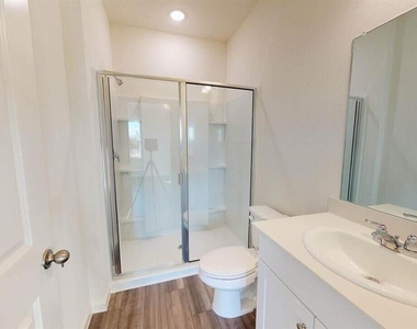 22495 Kinley Street - Photo Thumbnail 11