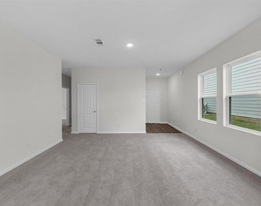 22495 Kinley Street - Photo Thumbnail 1