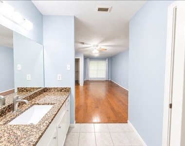 1326 Barrowgate Drive - Photo Thumbnail 6