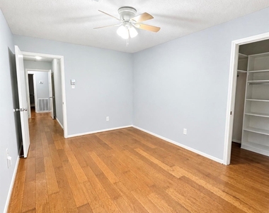 1326 Barrowgate Drive - Photo Thumbnail 14