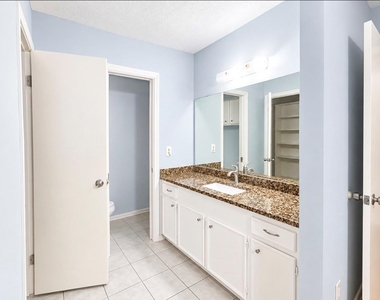 1326 Barrowgate Drive - Photo Thumbnail 5
