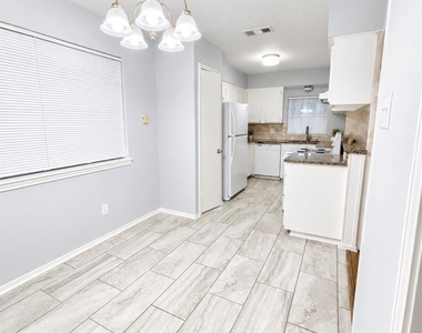 1326 Barrowgate Drive - Photo Thumbnail 16