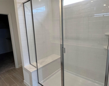2708 Lantana Breeze Dr - Photo Thumbnail 11