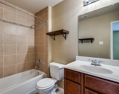 1123 Sophia Street - Photo Thumbnail 8