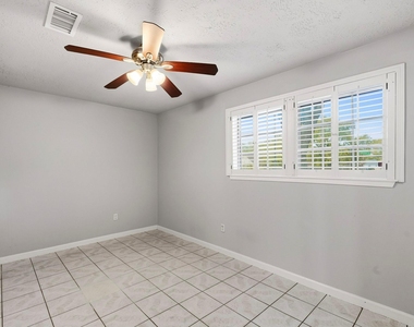 4902 Ridgestone Street - Photo Thumbnail 7