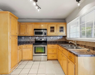4902 Ridgestone Street - Photo Thumbnail 5