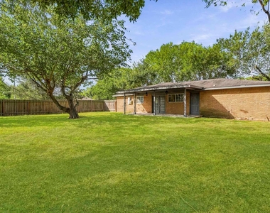 4902 Ridgestone Street - Photo Thumbnail 14