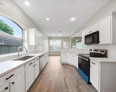 4414 Casey Circle - Photo Thumbnail 2