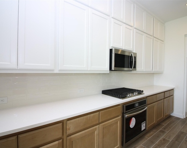 6527 Scarlet Pond Lane - Photo Thumbnail 10