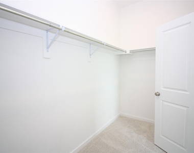 6527 Scarlet Pond Lane - Photo Thumbnail 23
