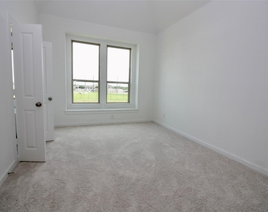 6527 Scarlet Pond Lane - Photo Thumbnail 18
