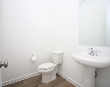 6527 Scarlet Pond Lane - Photo Thumbnail 39