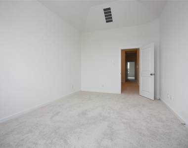 6527 Scarlet Pond Lane - Photo Thumbnail 17