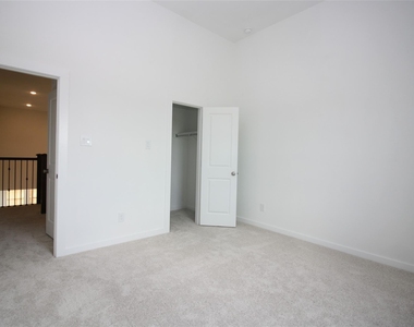 6527 Scarlet Pond Lane - Photo Thumbnail 34