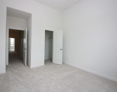 6527 Scarlet Pond Lane - Photo Thumbnail 32