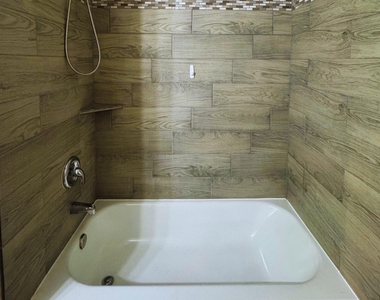 9325 Kentshire Dr - Photo Thumbnail 14