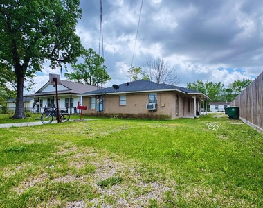9325 Kentshire Dr - Photo Thumbnail 17