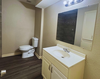 9325 Kentshire Dr - Photo Thumbnail 12