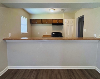 9325 Kentshire Dr - Photo Thumbnail 10